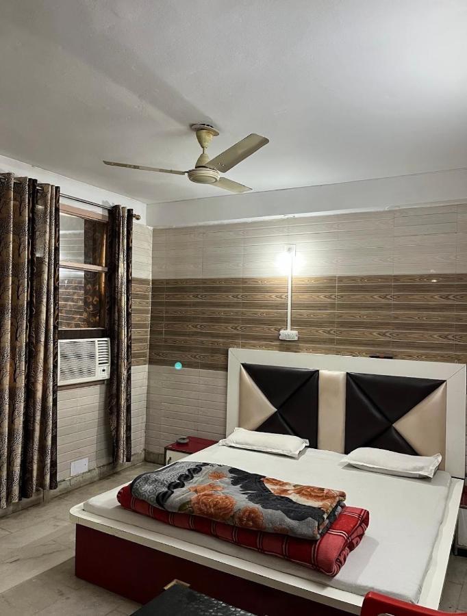 Dream Land Hotel Jammu Buitenkant foto