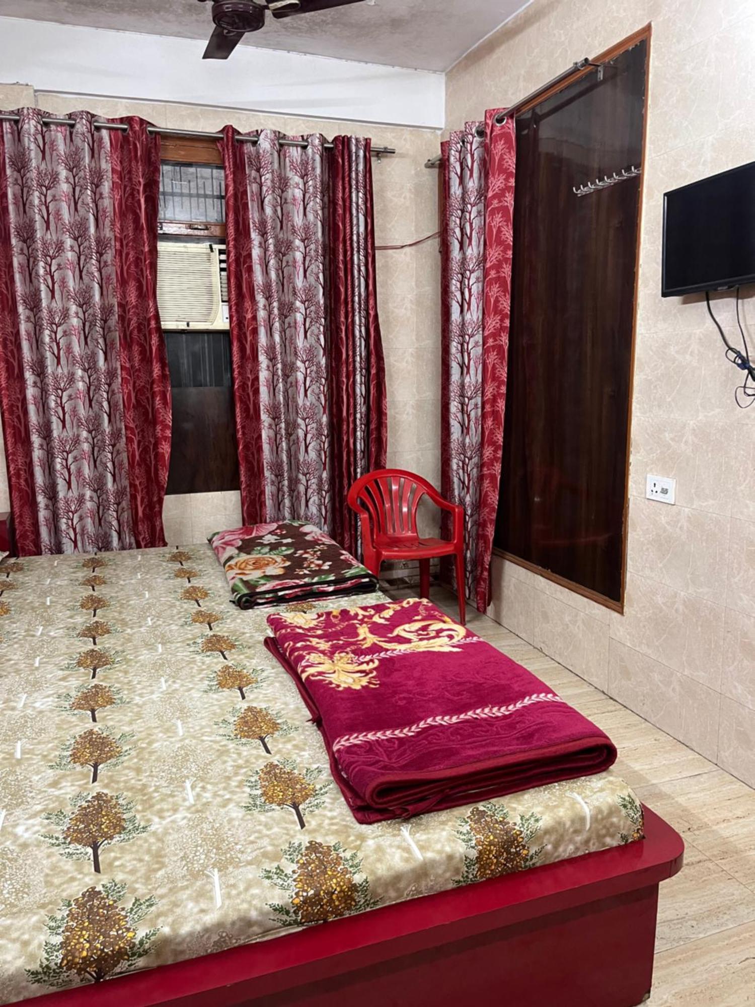 Dream Land Hotel Jammu Buitenkant foto